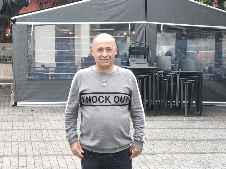 Nosotros conducimos por ti