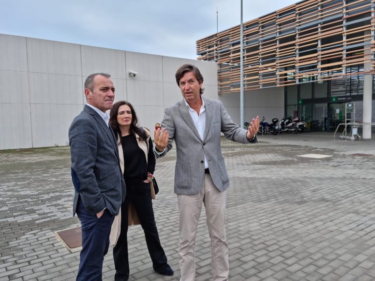 VOX acusa a Óscar Puente de hacer promesas electorales sin respaldo presupuestario en Andalucía