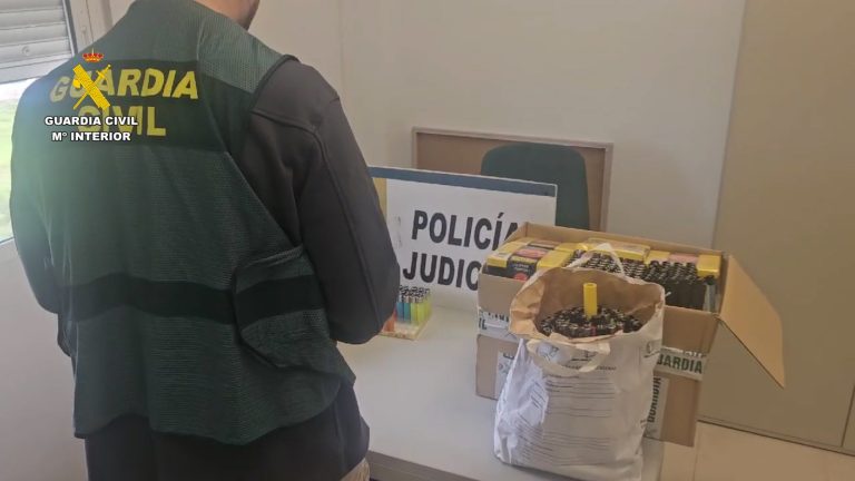 La Guardia Civil incauta cerca de 100.000 mecheros falsificados de una reconocida marca y alerta del peligro para los consumidores