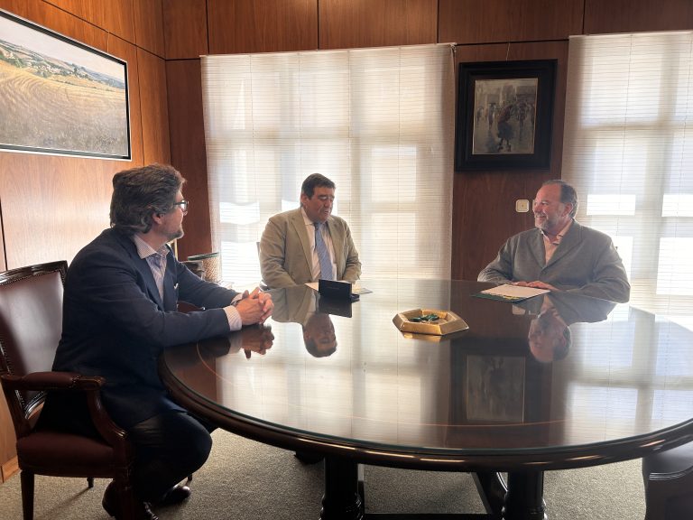 La Fundación Caja Rural del Sur renueva su compromiso con el desarrollo del sector vitivinícola del Condado de Huelva