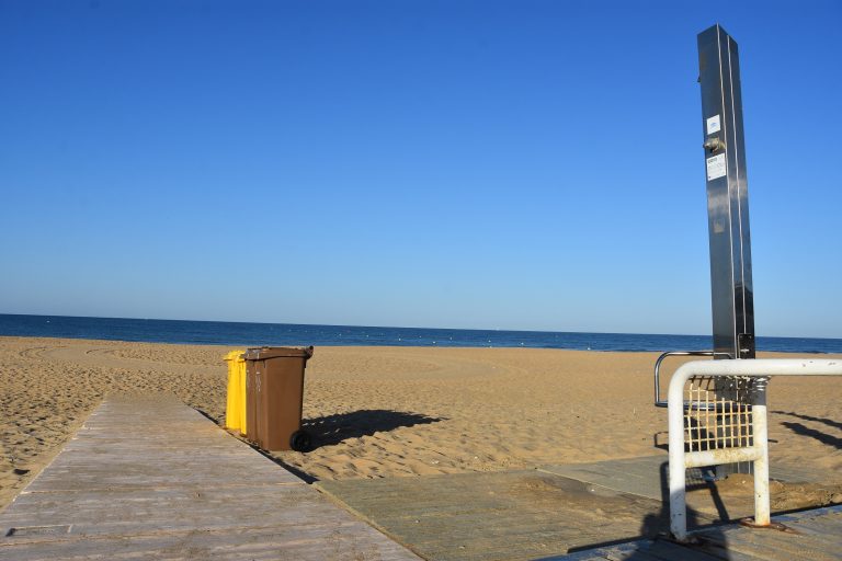 PUNTA UMBRÍA RENUEVA SU CALIDAD TURÍSTICA CON TRES NUEVAS DISTINCIONES DE BANDERA AZUL