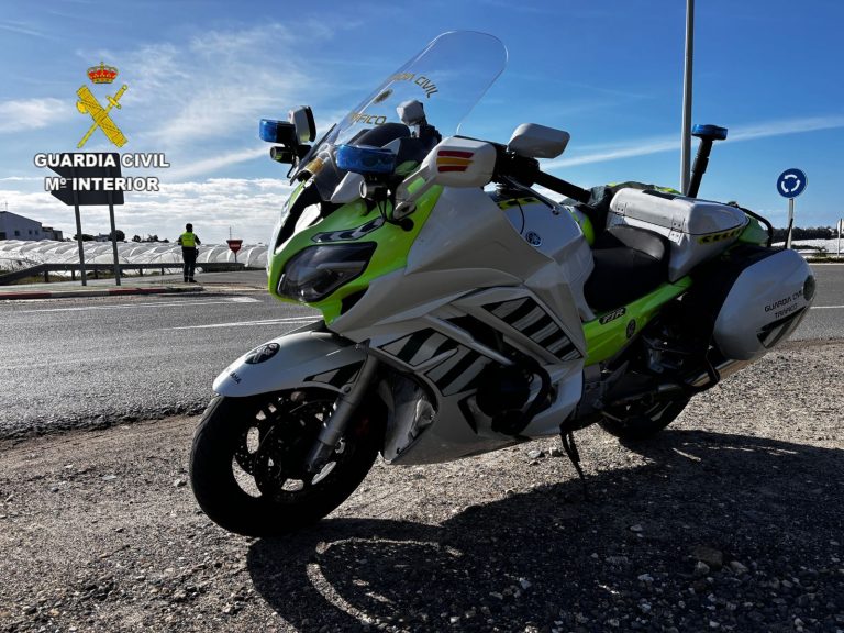 La Guardia Civil investiga a dos conductores por conducir ebrios un vehículo robado implicado en varios accidentes en Huelva