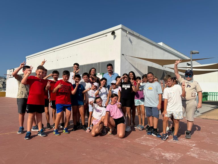 Más de un centenar de niños disfruta del Campamento Urbano de Aljaraque en un verano lleno de aprendizaje y diversión