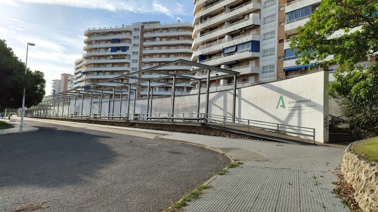 Izquierda Unida reclama mejoras de seguridad vial en la Avenida de la Ría y un plan de mantenimiento del apeadero de autobuses de Punta Umbría