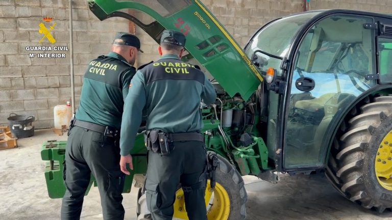 La Guardia Civil recupera un tractor valorado en más de 60.000 euros robado en Palos de la Frontera