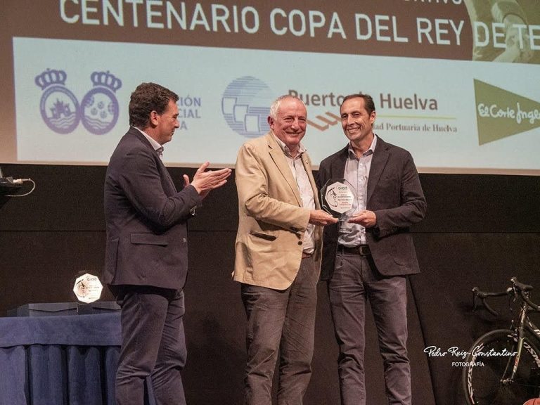 El Real Club Recreativo de Tenis de Huelva agradece a la AOPD el premio al mejor evento deportivo por el Centenario de la Copa del Rey