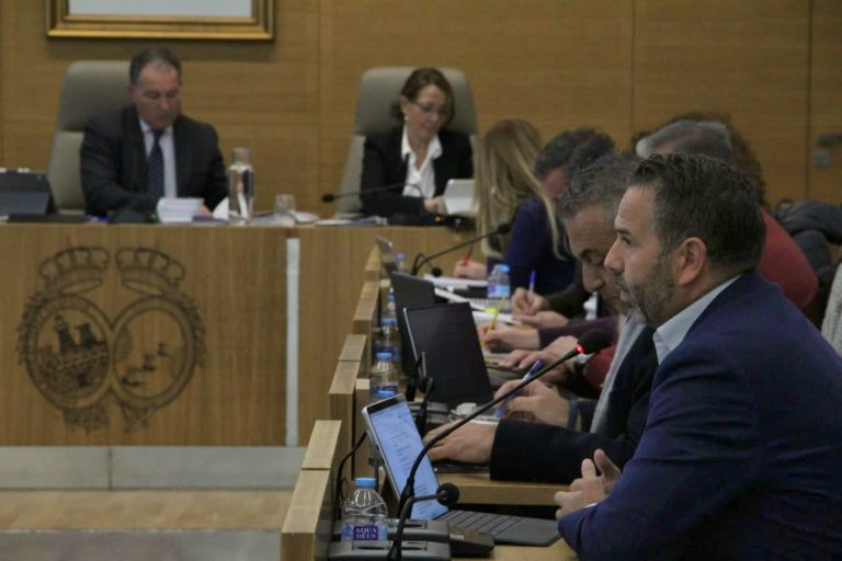 VOX vota en contra de los Presupuestos 2026 de la Diputación de Huelva y acusa al PP de “despilfarro, propaganda y prioridades equivocadas”