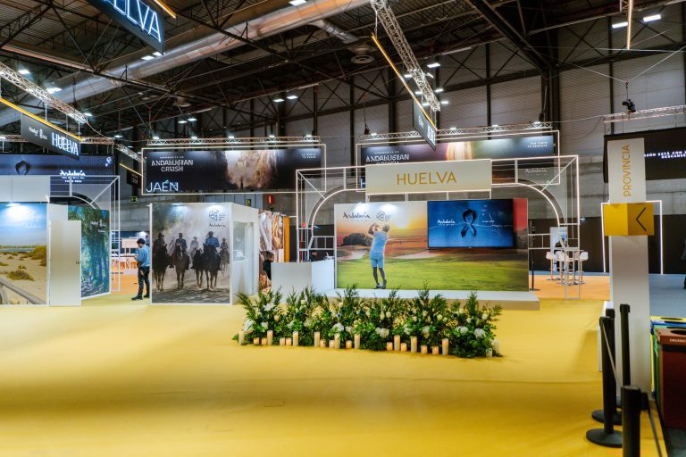 Huelva vive FITUR desde el luto y el respeto tras la tragedia ferroviaria