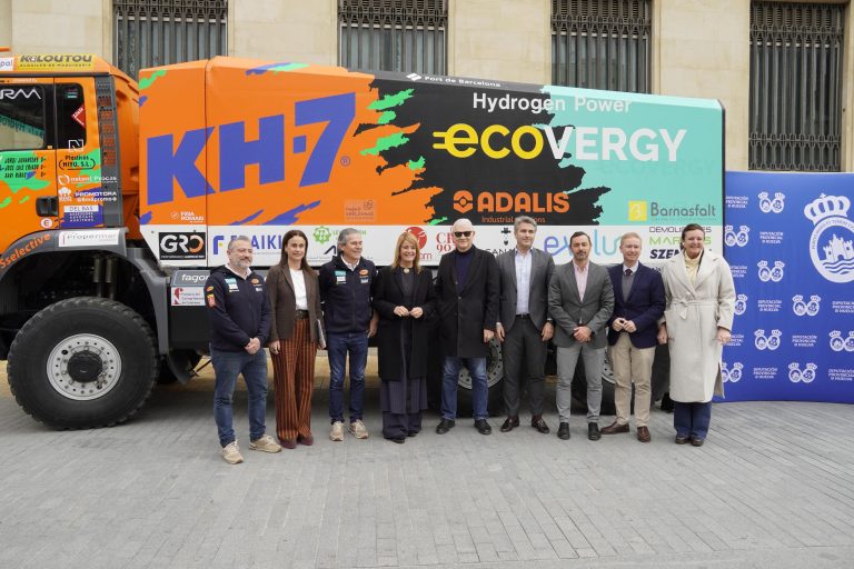 El camión ganador del Dakar Mission 1000 aterriza en Huelva como símbolo de movilidad sostenible