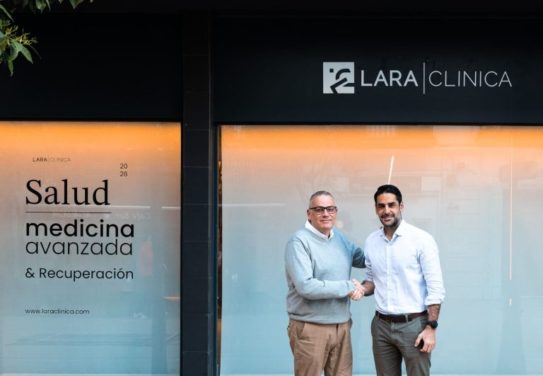 La Federación Andaluza de Baloncesto en Huelva firma un acuerdo de patrocinio con Lara Clínica para reforzar la salud de los deportistas