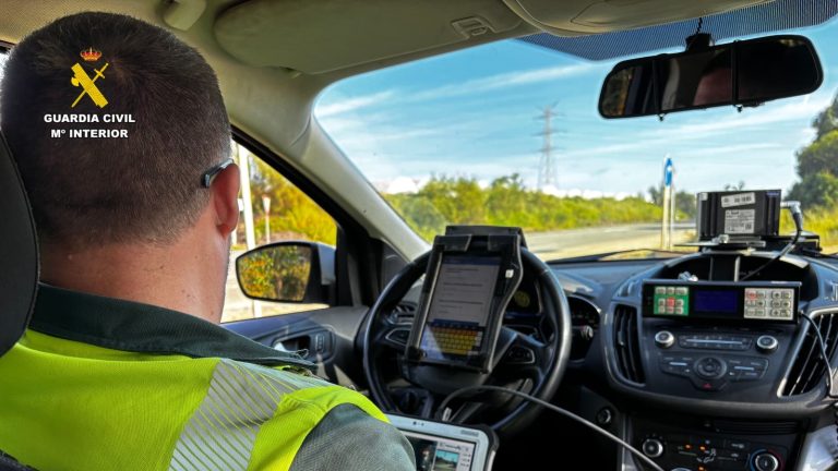 Investigan a un motorista en Huelva por circular a 180 km/h en un tramo limitado a 60