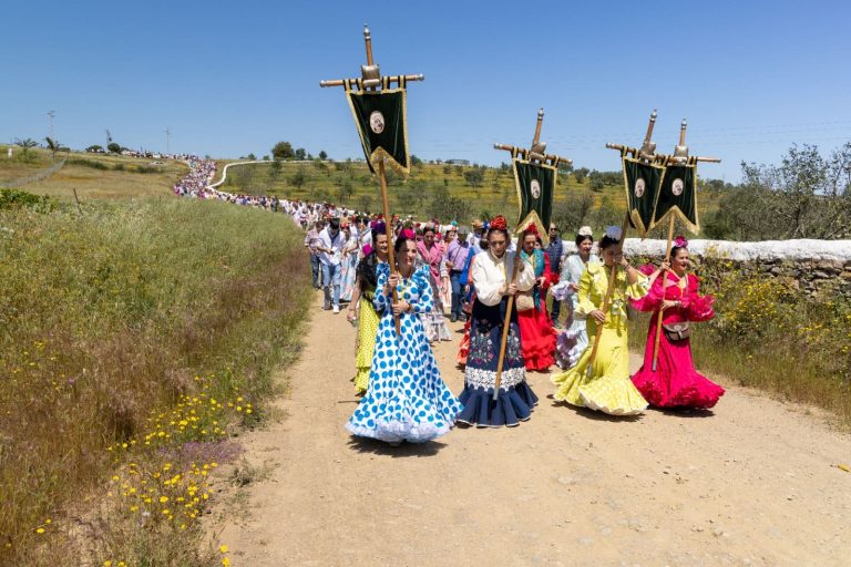 San Silvestre de Guzmán celebra el 50 aniversario de su Romería del Rosario con una edición histórica