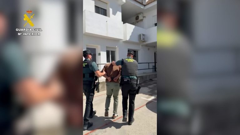 Detenidas dos personas tras provocar un incendio en una vivienda con vecinos atrapados en Moguer